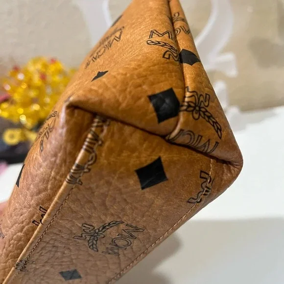 MCM COGNAC VISETOS POUCH - Picture 6 of 9
